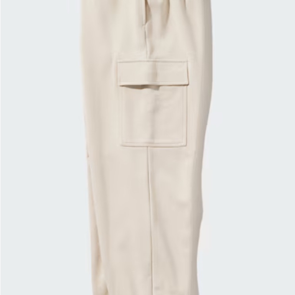 Uniqlo parachute or cargo-style sweat pants - Picture 2 of 4